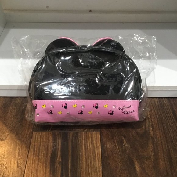 The Creme Shop Disney Minnie Mouse Bundle Travel Cosmetics Case, Sheet Masks NWT - Picture 4 of 7